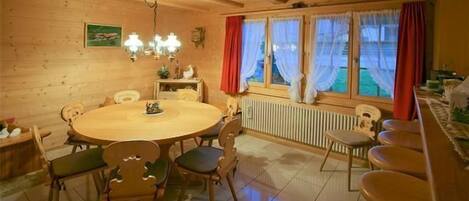 تناول الطعام