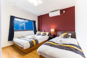 Standard Triple Room | Soundproofing, free WiFi, bed sheets - Yado Magokoro (Osaka)