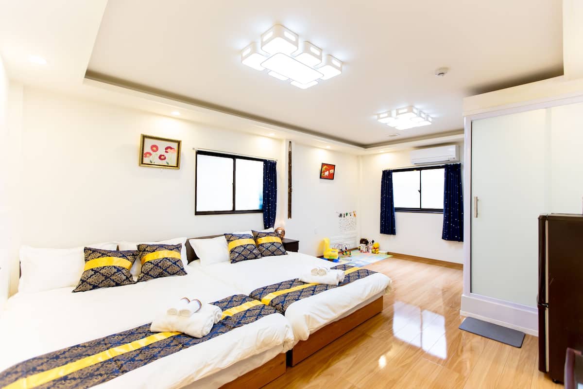 Habitación familiar (Suite) | Sistema de insonorización, wifi gratis, ropa de cama