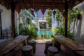 Outdoor dining - Fairy Garden Villa (Da Nang)