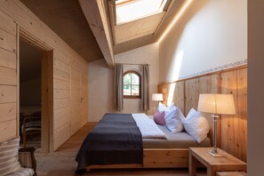 2 bedrooms, iron/ironing board, travel cot, free WiFi