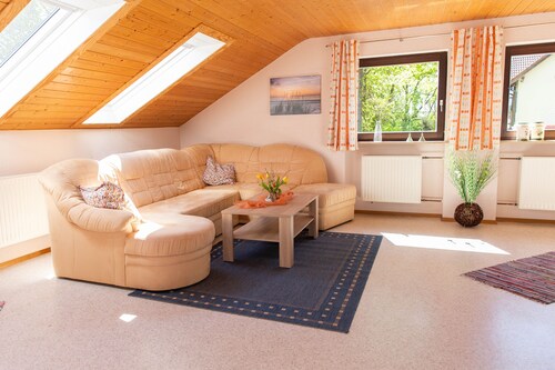 Helle, freundliche 90m² FeWo für 4 Pers. - idyllisch gelegen in den Hassbergen