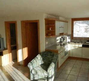 Réfrigérateur, four, plaque de cuisson, lave-vaisselle