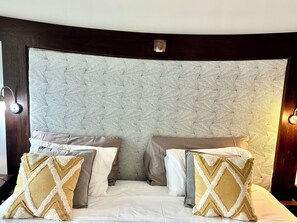 1 bedroom, desk, travel cot, WiFi - All the comfort, superb view, direct access to the beach, in a 4 * resort (Arue)