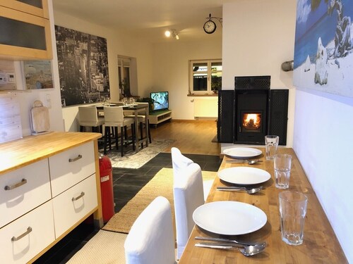 Moderne gemütliche Ferien Wohnung mit Wifi und Int. IPTV Garten EG