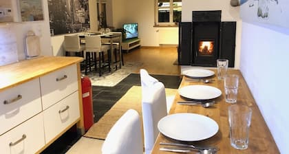 Moderne gemütliche Ferien Wohnung mit Wifi und Int. IPTV Garten EG