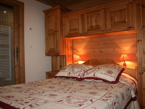 4 bedrooms, WiFi - Savoyard chalet LE CRIOU (SAMOENS)