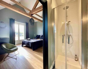 6 bedrooms, desk, iron/ironing board, free WiFi - MAGNIFICENT VIEW HOUSE PARADISIAC IN THE MIDDLE OF VINES OF BOURGOGNE (Rully)