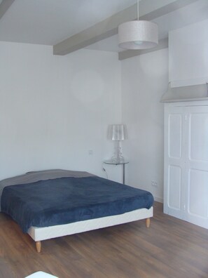1 bedroom, iron/ironing board, bed sheets
