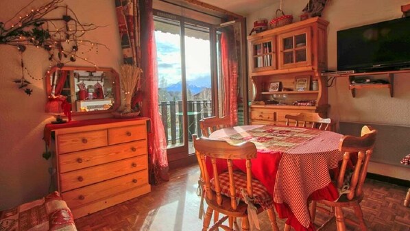 Dining - STUDIO FULL SOUTH Foot Slopes (Montclar)