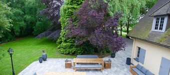 Luxurious Villa with Spa, Large Garden, Near Lille - Sleeps 14