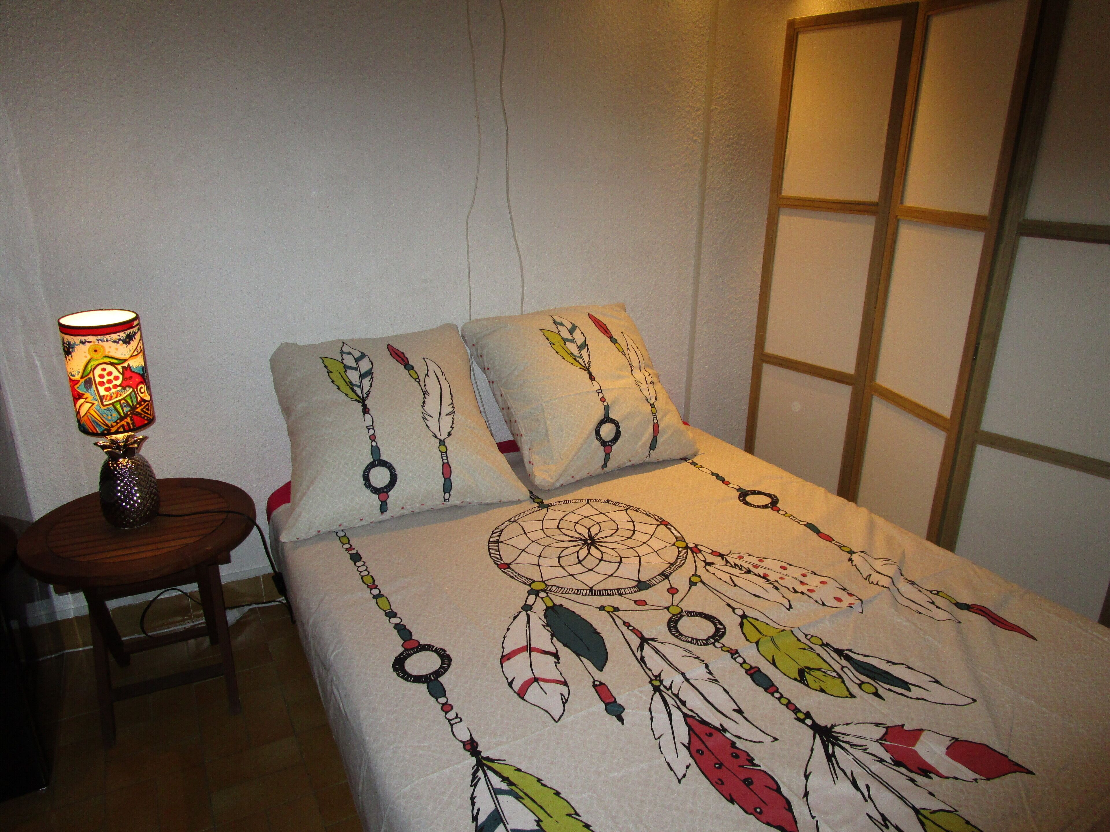 1 chambre, coffres-forts dans les chambres, fer et planche à repasser