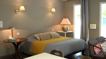 Iron/ironing board, free WiFi, bed sheets