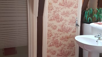 Dusche, Seife, Toilettenpapier