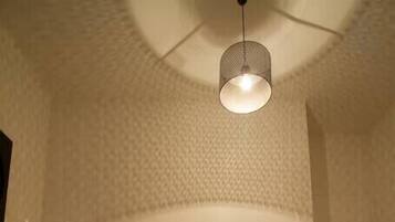 2 bedrooms, iron/ironing board, WiFi