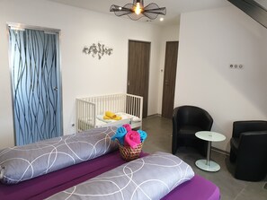 4 bedrooms, desk, iron/ironing board, WiFi - La Griffe à Foin, Kaysersberg - 300 m² House - Private Jacuzzi Sauna (Kaysersberg)