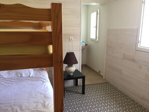 3 bedrooms, iron/ironing board, travel cot, WiFi
