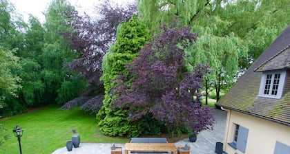 Elegant Villa with Spa, Large Garden, Near Lille - Sleeps 14
