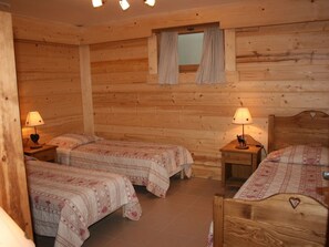 4 bedrooms, WiFi, bed sheets