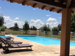 Outdoor pool - Spacious room with swimming pool (Toulouse-Albi) (Lisle-sur-Tarn)