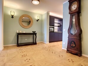Interior - N&J - LAGOON PROMENADE - Central - Sea front (Niza)