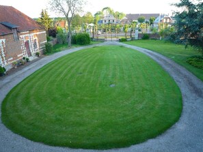 Property grounds - Castle of the Plessier-Rozainvillers (Le Plessier-Rozainvillers)