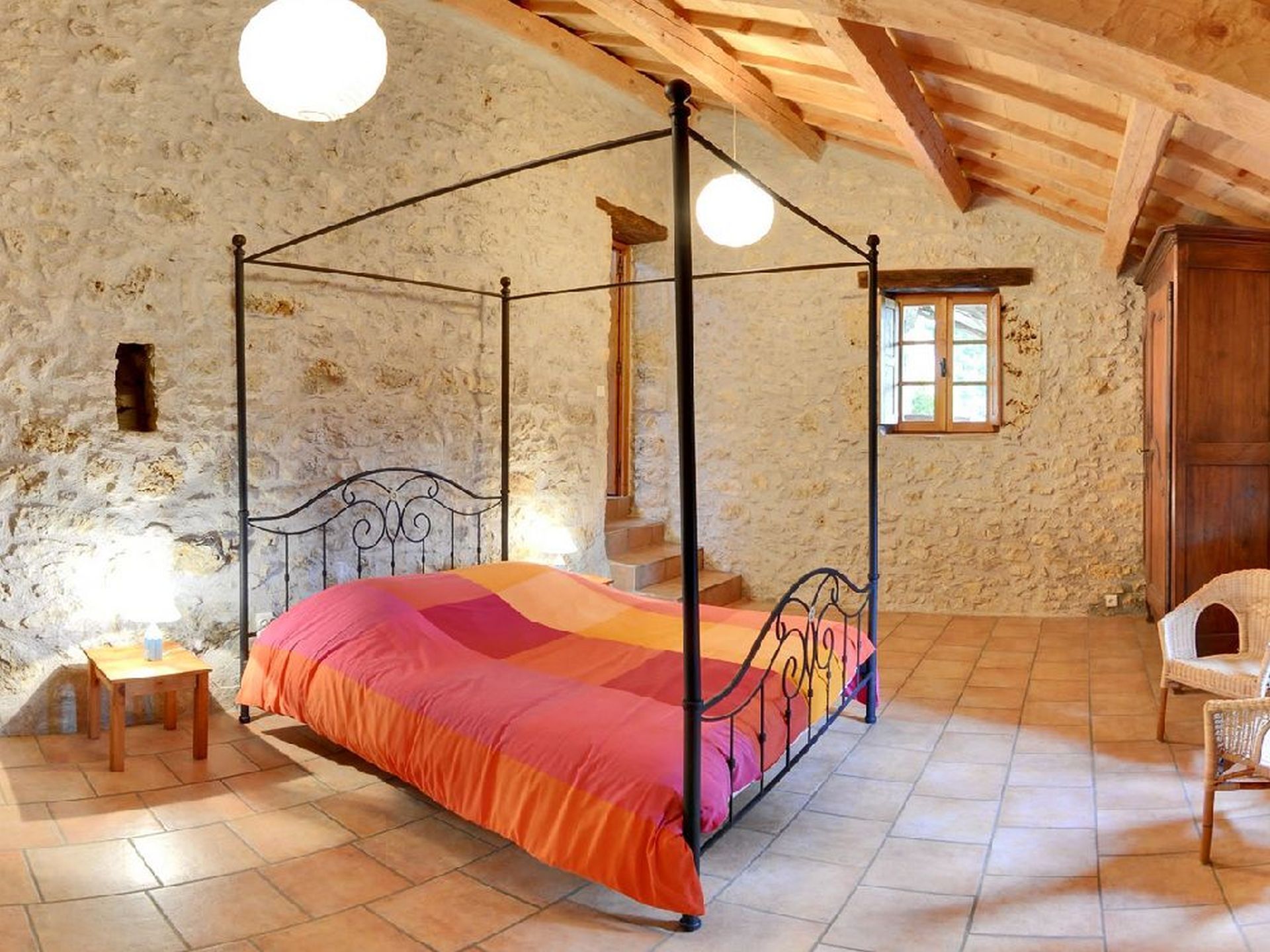 5 chambres, fer et planche à repasser, Wi-Fi gratuit, draps fournis