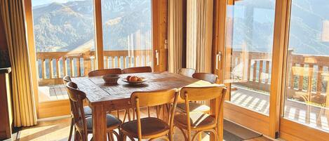 تناول الطعام