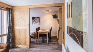 Dining - Cozy studio, ski locker, near slopes, Méribel (Méribel)