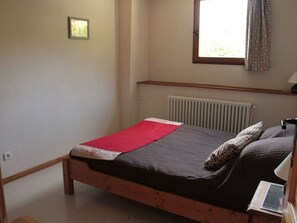 3 bedrooms, WiFi - rental cottage in Chartreuse (Saint-Pierre-d'Entremont)