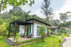 Villa for 2 Persons with Breakfast | 1 slaapkamer, luxe beddengoed, een minibar, een kluis op de kamer