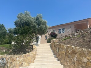 Exterior - Comfortable villa with private pool 300m from the beach, sea view and maquis (Sari-Solenzara)