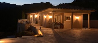 Comfortable villa with private pool 300m from the beach, sea view and maquis