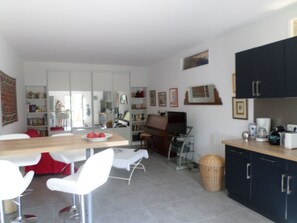 Interior - Spacious apartment on the ground floor of a villa, quiet (Vescovato)