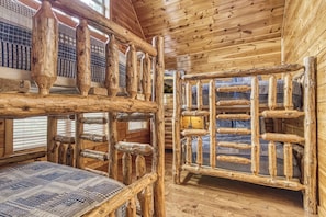 12 bedrooms, free WiFi, bed sheets