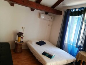 1 bedroom, free WiFi - Seaside - Studio (Banjol)