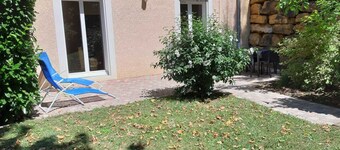 Apartment RDJ in quiet property in the countryside, near Lyon