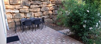 Apartment RDJ in quiet property in the countryside, near Lyon