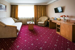 주니어 스위트, 침실 2개 | 책상, 노트북 작업 공간, 다리미/다리미판, 무료 WiFi