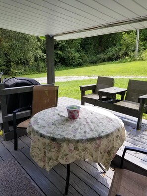 屋外ダイニングエリア