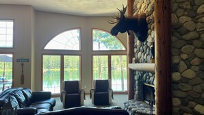 Interior -  Waterfront Pend Oreille -Priest River near Sandpoint
8/9-8/15 & 8/22- Oct OPEN! (Priest River)