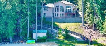 Underbara 2900 kvadratmeter hus vid vattnet vid Pend Orelle River / Pend Orelle Lake