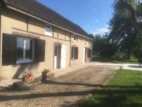 Cottage in the countryside between Charny and Toucy
