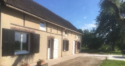 Cottage in the countryside between Charny and Toucy