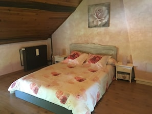 2 quartos, quartos à prova de som, ferros/tábuas de passar roupa, Wi-Fi
