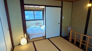 Japanilaistyylinen talo (No.3) | Untuvapeitot, yksilöllisesti sisustettu, yksilöllisesti kalustettu