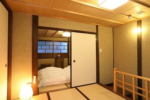 Traditional Quadruple Room (No.3) | Individually decorated, individually furnished, free WiFi, bed sheets - Kyoto Gion no Yado (Kyoto)