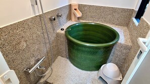 Maison de style japonais (No.3) | Salle de bain | Baignoire et douche séparées, baignoire relaxante profonde