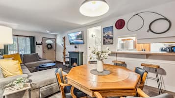 Flat-screen TV, fireplace, streaming services, offices