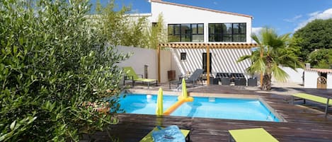 Outdoor pool, a heated pool